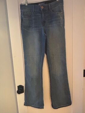 Democracy Women's Blue Flare Jeans-never worn.